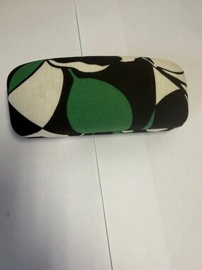 NWOT Vera Bradley Imperial Rose Green & Black Patterned Women's Sunglasses Case